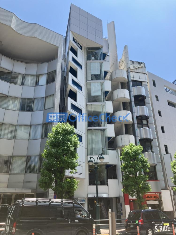 ひきだしのような家に