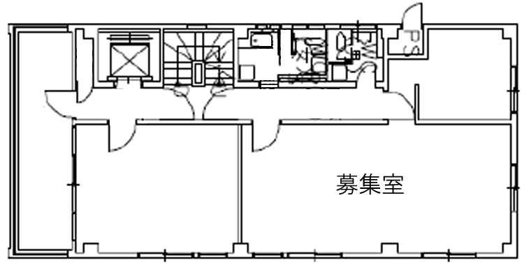 共同ビル（中央）